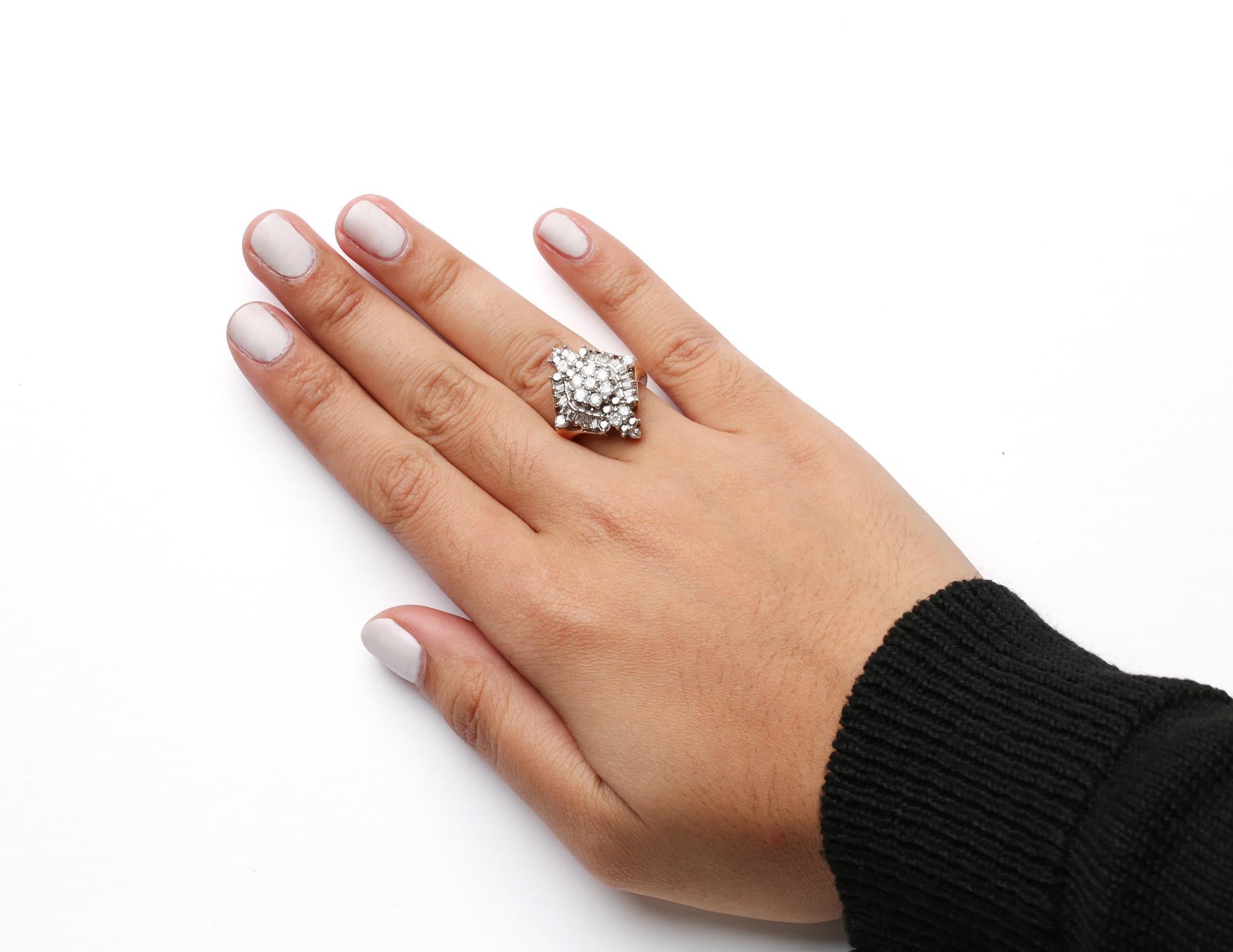 10K Yellow Gold 1 Cttw Round and Baguette cut Diamond Cluster and Rhombus Halo Ring (H-I Color, I1-I2 Clarity)