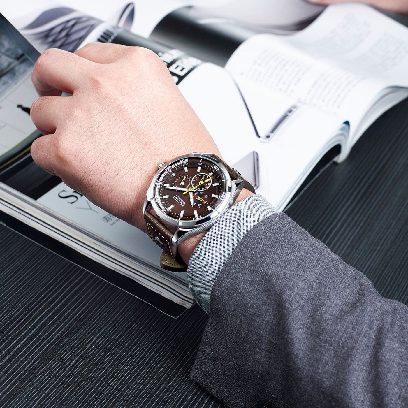 MEGIR Fashion Quartz Chronograph Watch for Men Leather Strap Military Sport Wristwatch Waterproof 24-hour Week Date Clock 2072