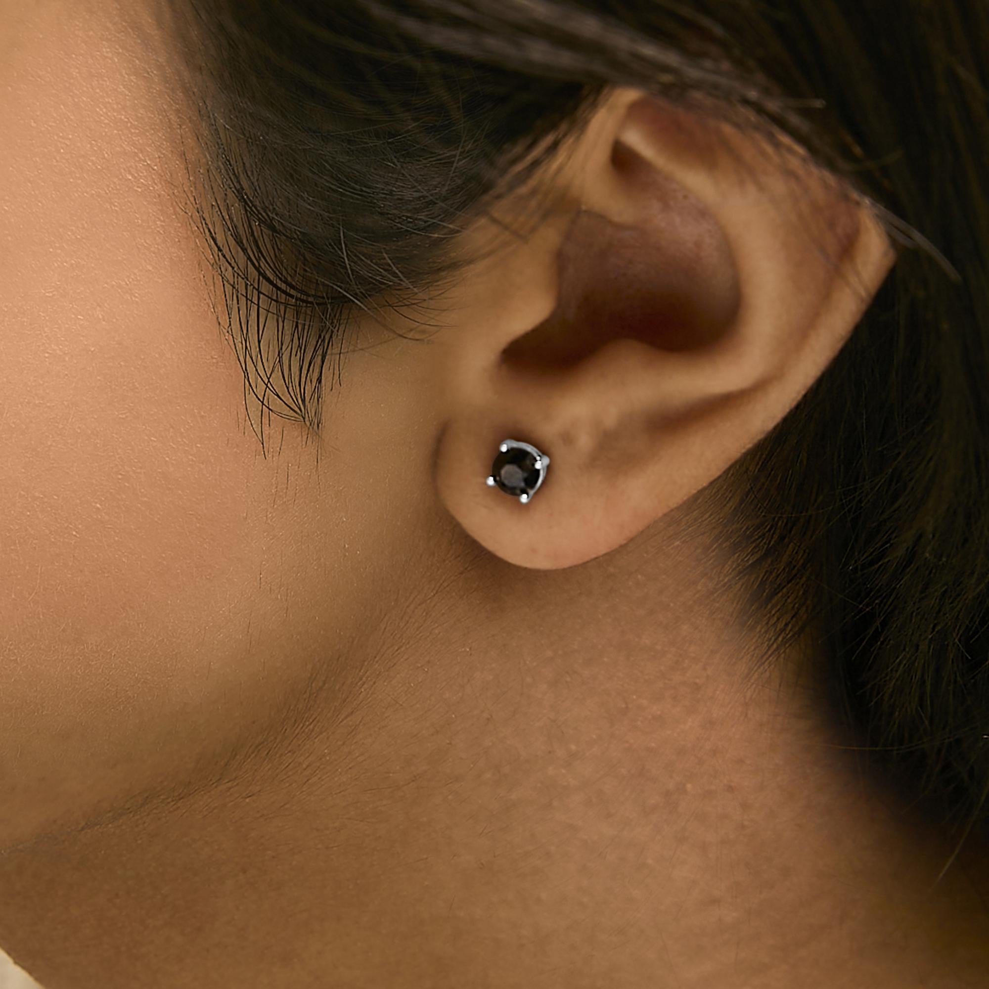 .925 Sterling Silver Round Brilliant-Cut Black Diamond Classic 4-Prong Stud Earrings with Screw Backs (Fancy Color-Enhanced, I2-I3 Clarity)