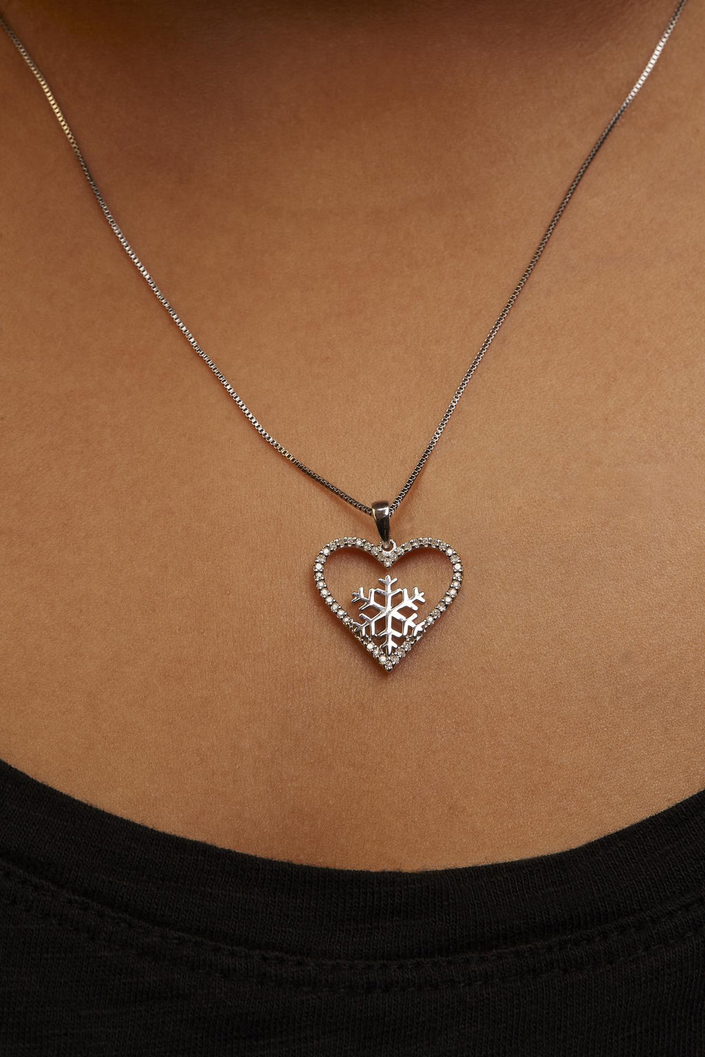 925 Sterling Silver 1/10ct TDW Diamond Heart Pendant Necklace 18"