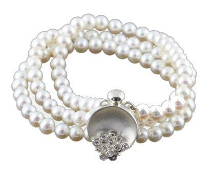 Bowl of Overflowing Diamonds on pearls-Bracelet- 18K gold