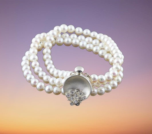 Bowl of Overflowing Diamonds on pearls-Bracelet- 18K gold