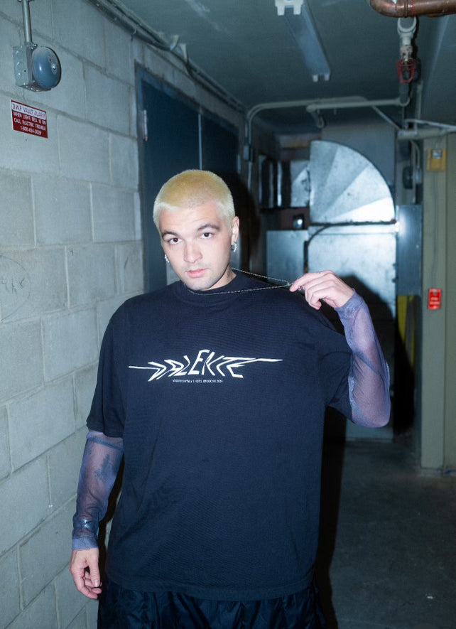 NYFW MOCK NECK TEE
