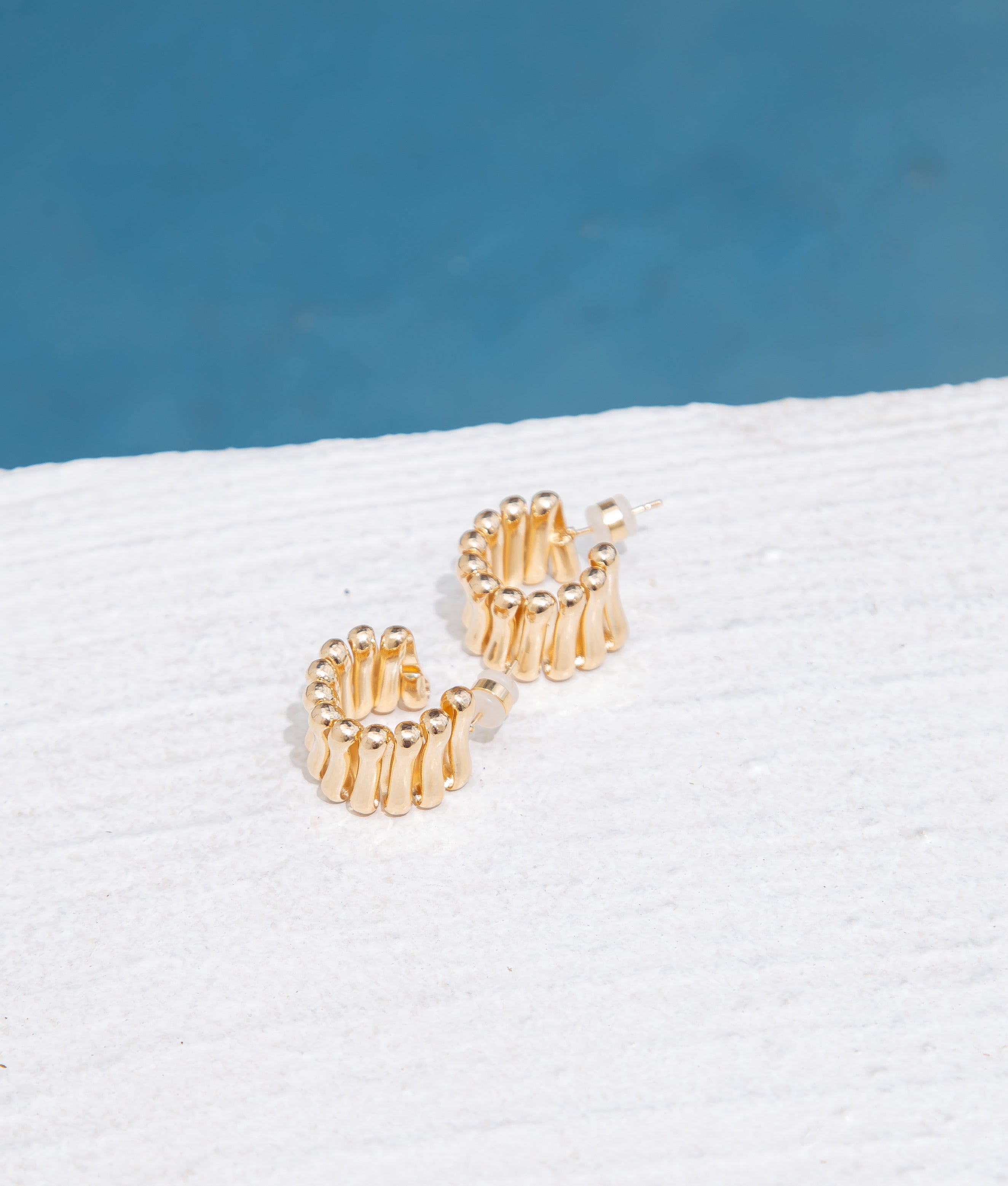 Ribbed Minimalist Mini Hoops (K310A)