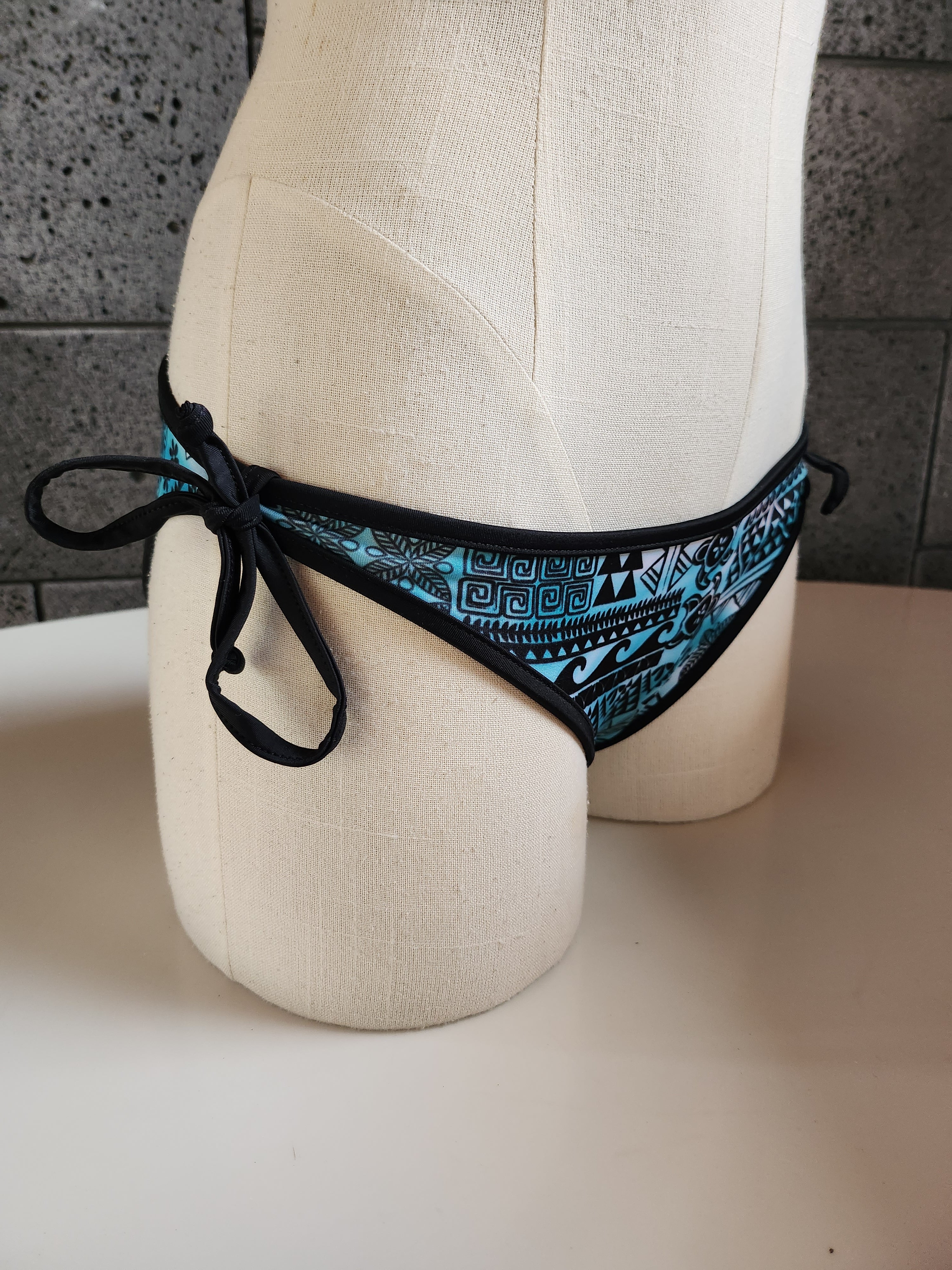 Loco Boutique Hawaiian Tribal Removable Bows