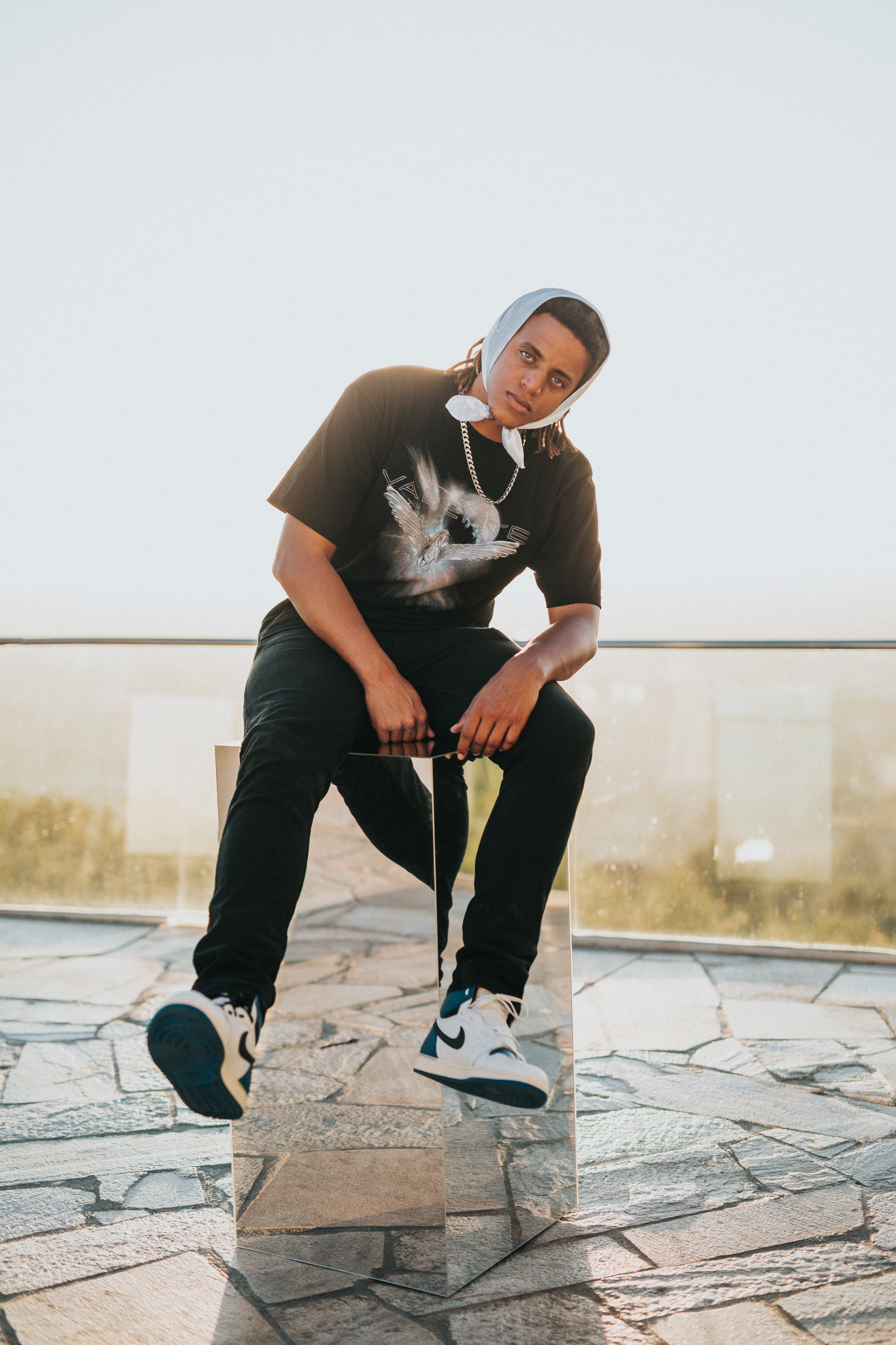 VALIANT TEE