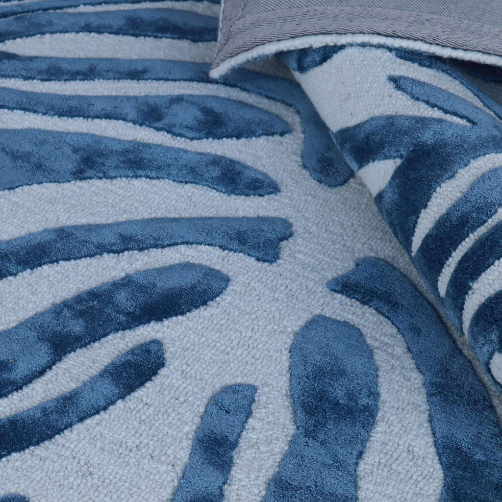 Canvello Bamboo Silk Rug, New Apartment Gift, Floorcloth, TIGER Printed Rug, Minimalist Blue And White Panther Style Transitional WOOL RUG 5X8 ft