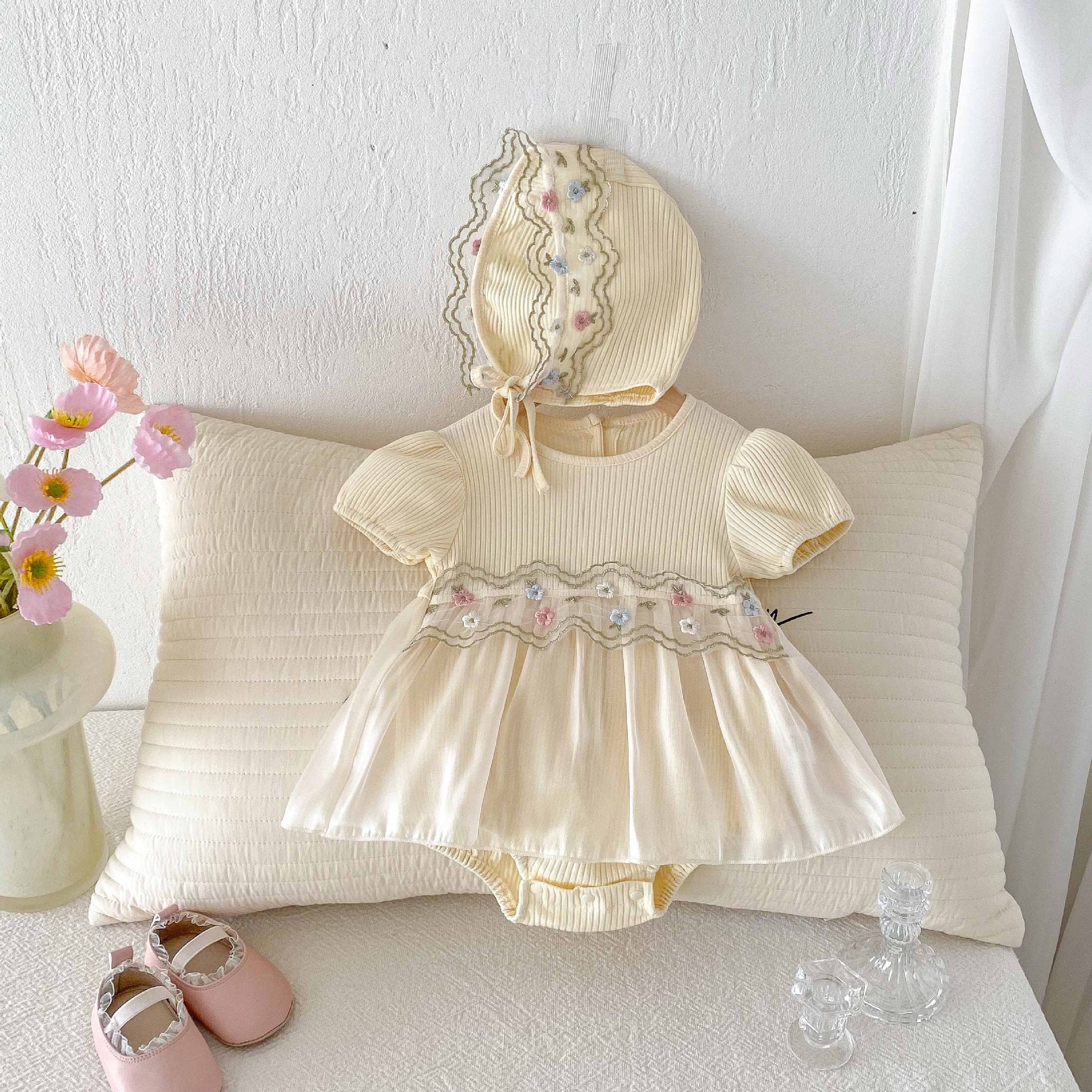 Summer Arrival Baby Girls Cute Apricot Short Sleeves Flowers Pattern Lace Attached bodysuit